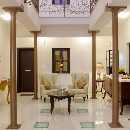 Megaron Apartment