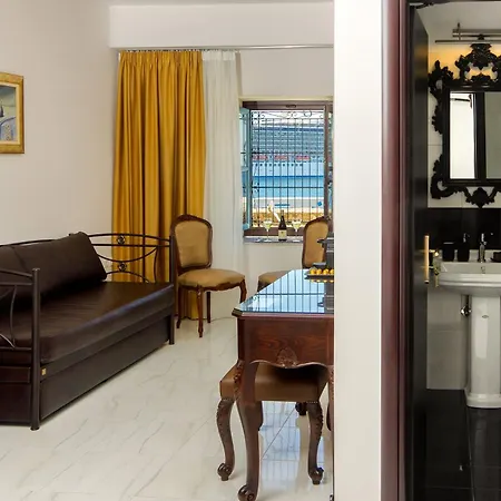 Apartment Megaron *