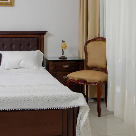 Megaron Apartament *