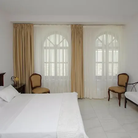 Apartament Megaron *