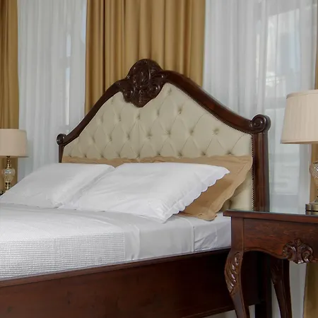 Megaron Apartament *