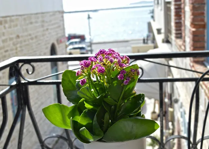 Megaron Apartment Ermoupoli